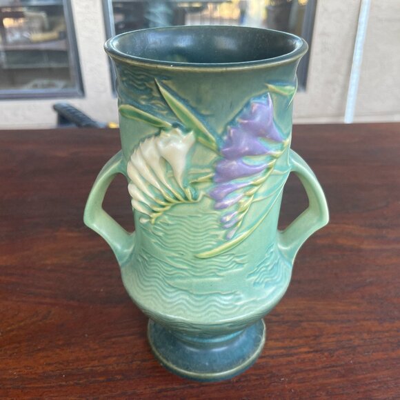 Mid Century Art Pottery Roseville Freesia Green Vase USA 123-9 - Picture 1 of 4